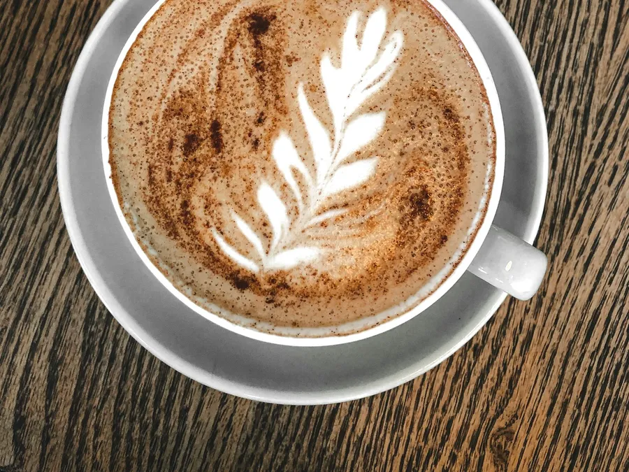 Cappuccino con arte de leche