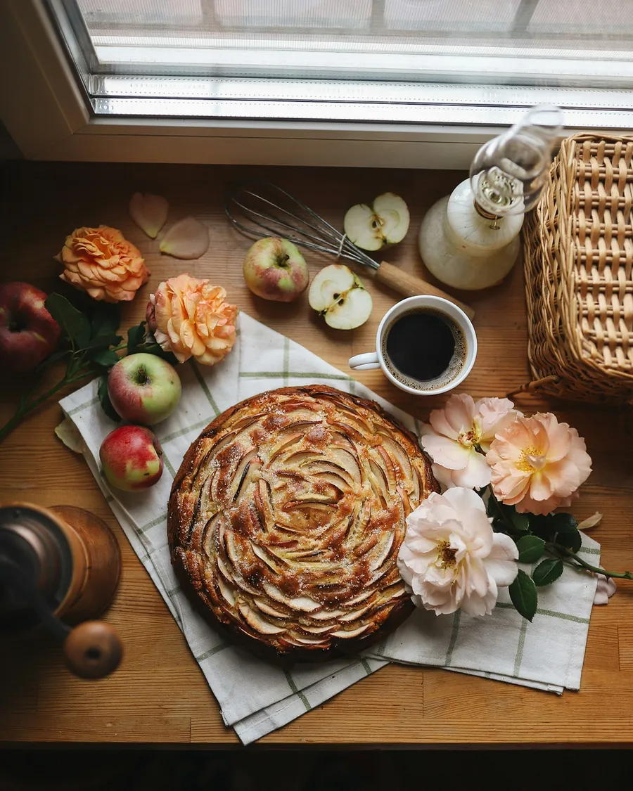 Galette rústica de manzana recién horneada